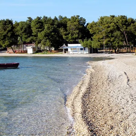 Family Friendly Seaside Pirovac, Sibenik - 13692 Lägenhet