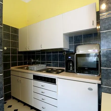 Family Friendly Seaside Pirovac, Sibenik - 13692 Appartement *