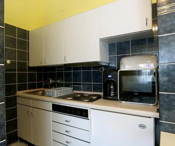 Family Friendly Seaside Pirovac, Sibenik - 13692 Daire *